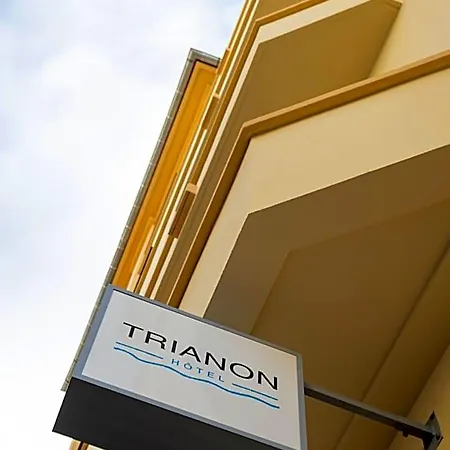Trianon מלון