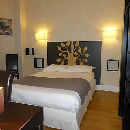 מלון Trianon 2*